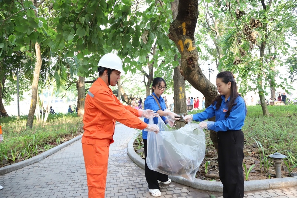 Quận Hoàn Kiếm tổng vệ sinh môi trường, khắc phục hậu quả cơn bão số 3