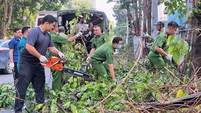 Quận Hoàn Kiếm tổng vệ sinh môi trường, khắc phục hậu quả cơn bão số 3