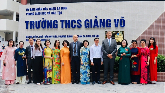 Trường THCS Giảng Võ chính thức trở thành trường có chương trình dạy tiếng Pháp đạt chuẩn quốc tế