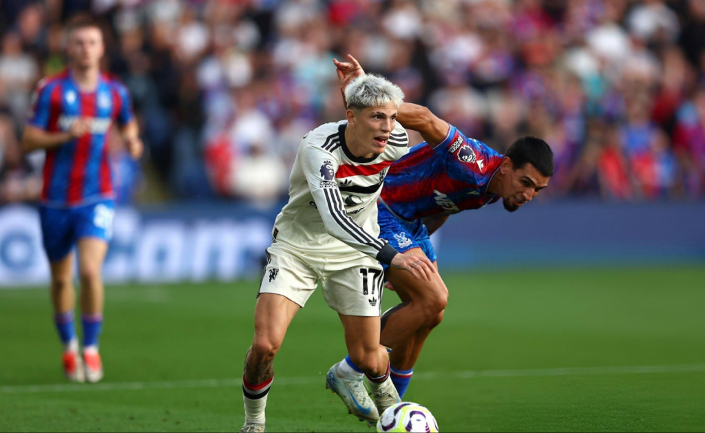 Hàng công bế tắc, Man Utd chia điểm trước Crystal Palace