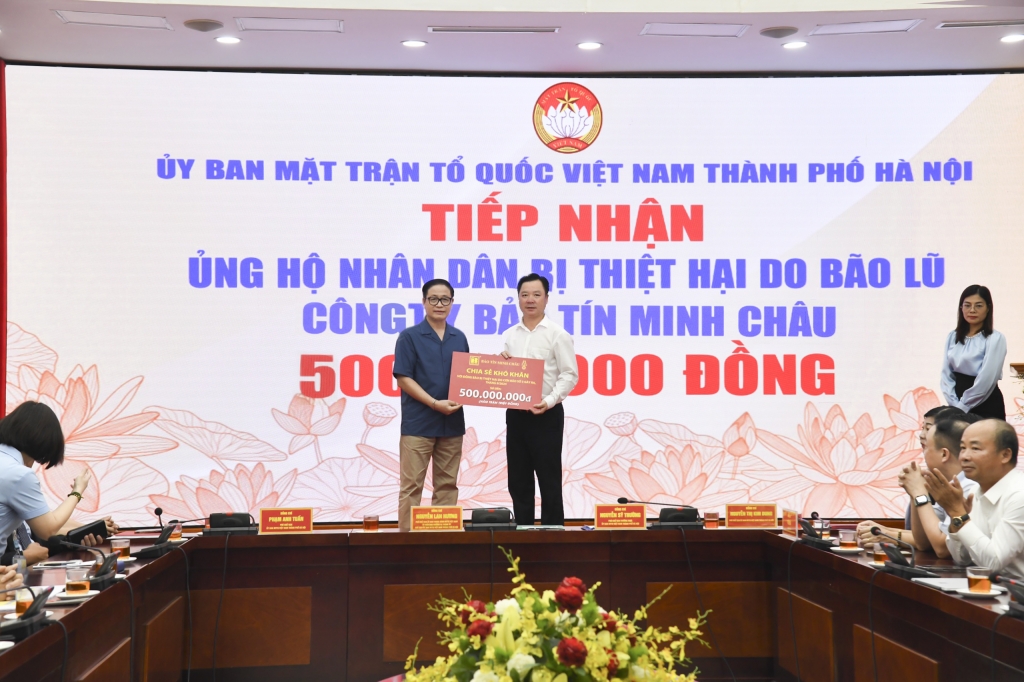 Công ty Vàng bạc Đá quý Bảo Tín Minh Châu đã tiến hành trao tặng 500 triệu đồng ủng hộ đồng bào các địa phương bị ảnh hưởng bởi bão Yagi và mưa lũ kéo dài.