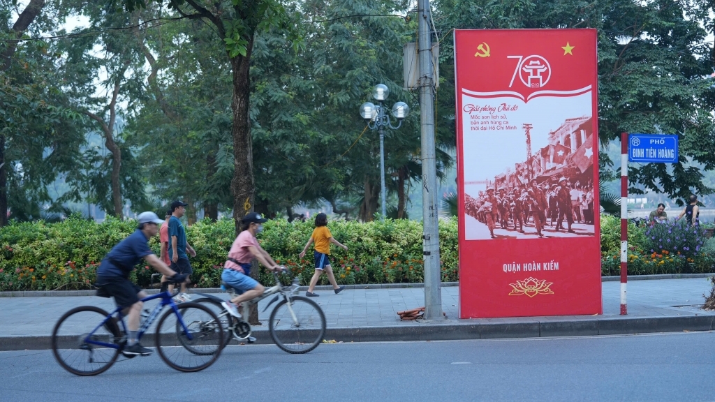 Hà Nội rực rỡ sắc màu chào đón 70 năm Ngày Giải phóng Thủ đô