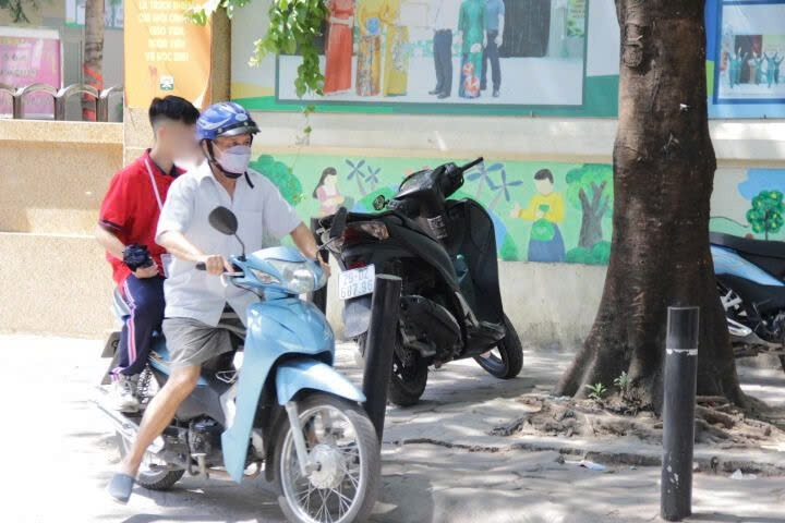 Hà Nội: nhiều học sinh, phụ huynh vẫn vi phạm an toàn giao thông