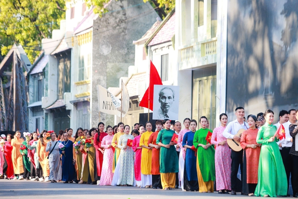 Live: Sôi động chương trình “Ngày hội Văn hóa vì hòa bình”