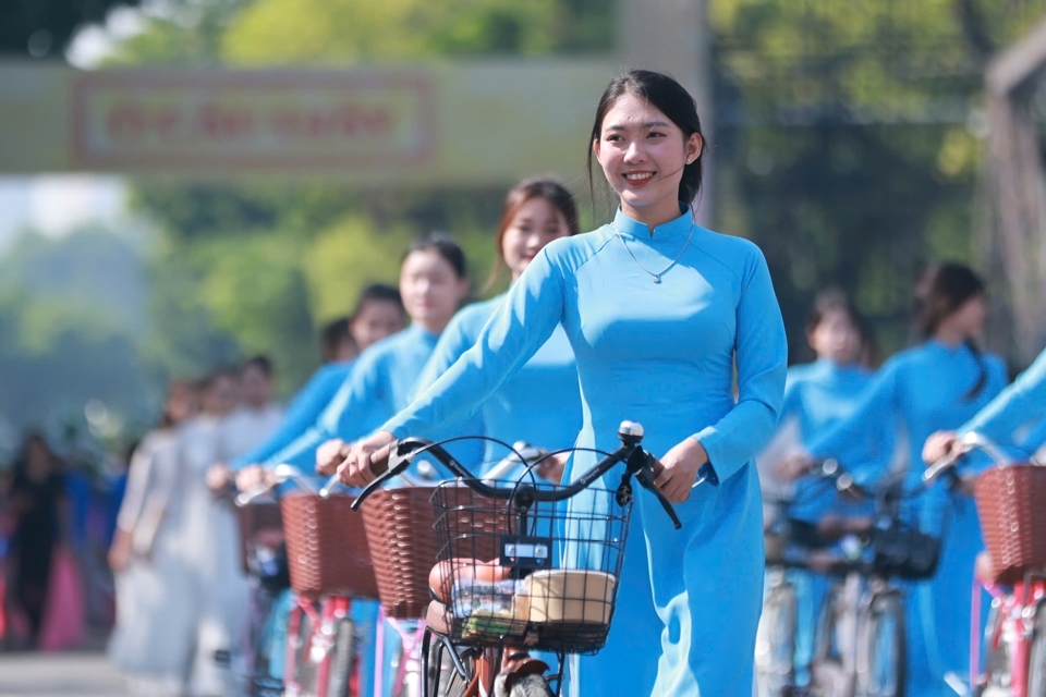 Live: Hào hùng, sôi động chương trình “Ngày hội Văn hóa vì hòa bình”