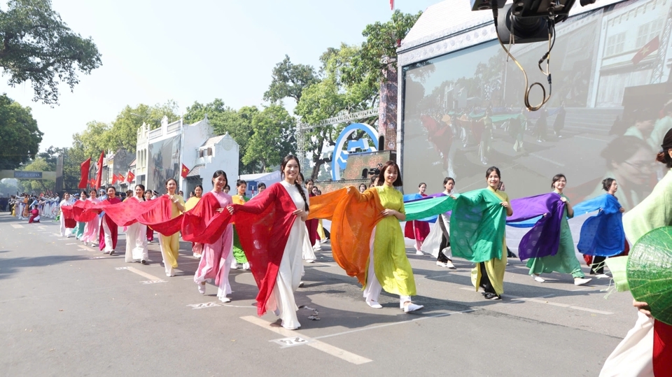 Live: Hào hùng, sôi động chương trình “Ngày hội Văn hóa vì hòa bình”