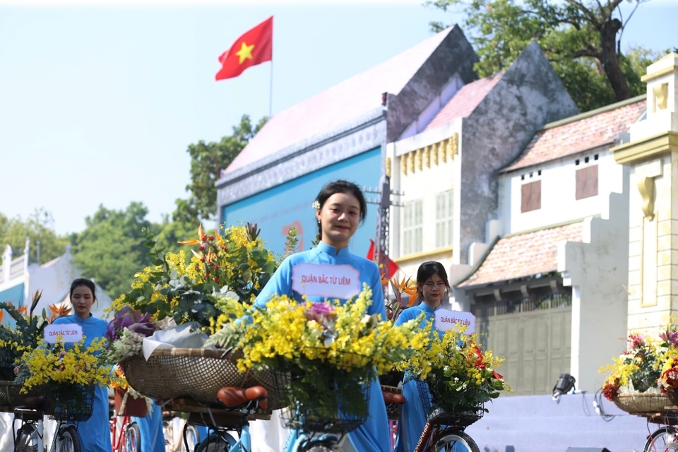 Live: Hào hùng, sôi động chương trình “Ngày hội Văn hóa vì hòa bình”