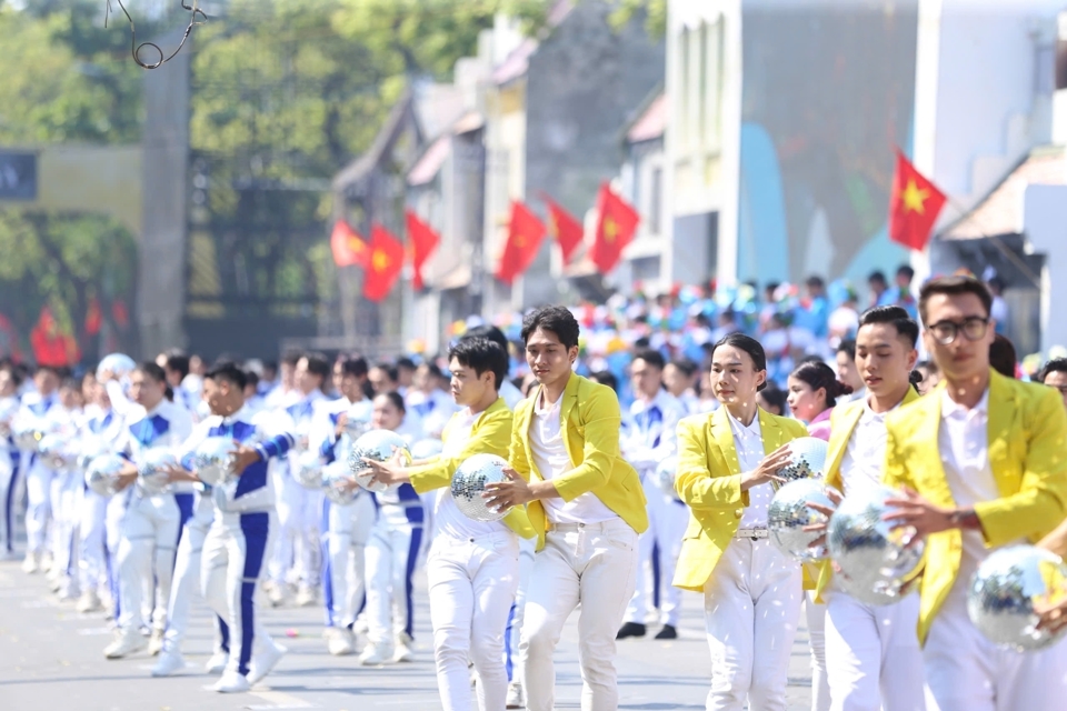 Live: Hào hùng, sôi động chương trình “Ngày hội Văn hóa vì hòa bình”