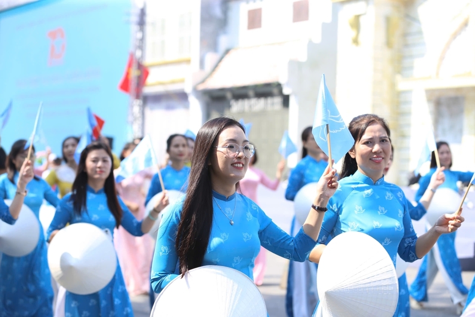 Live: Hào hùng, sôi động chương trình “Ngày hội Văn hóa vì hòa bình”