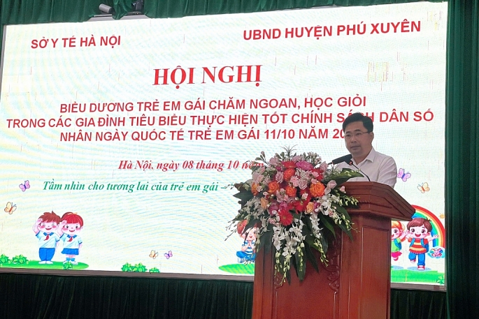 Huyện Phú Xuyên: biểu dương 100 trẻ em gái chăm ngoan học giỏi