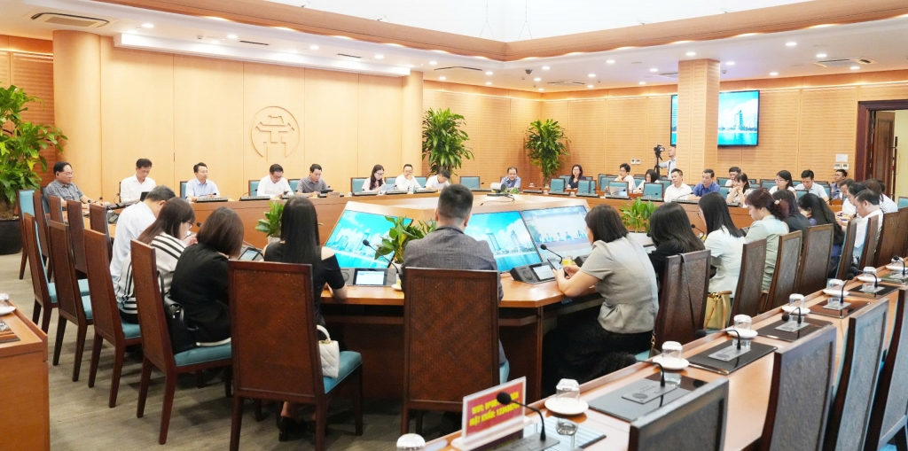 Khai mạc Diễn đàn “Kinh doanh và Pháp luật” năm 2024