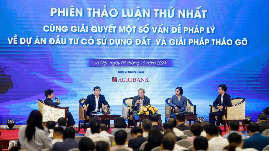 Khai mạc Diễn đàn “Kinh doanh và Pháp luật” năm 2024