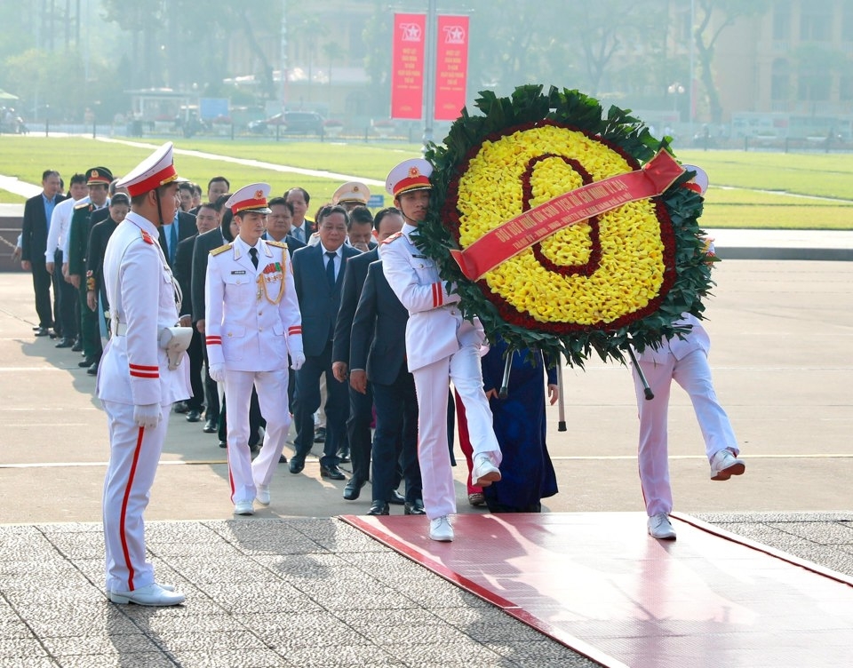 Lãnh đạo Thành phố Hà Nội vào Lăng viếng, tưởng niệm Chủ tịch Hồ Chí Minh