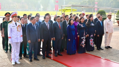 Lãnh đạo Thành phố Hà Nội vào Lăng viếng, tưởng niệm Chủ tịch Hồ Chí Minh