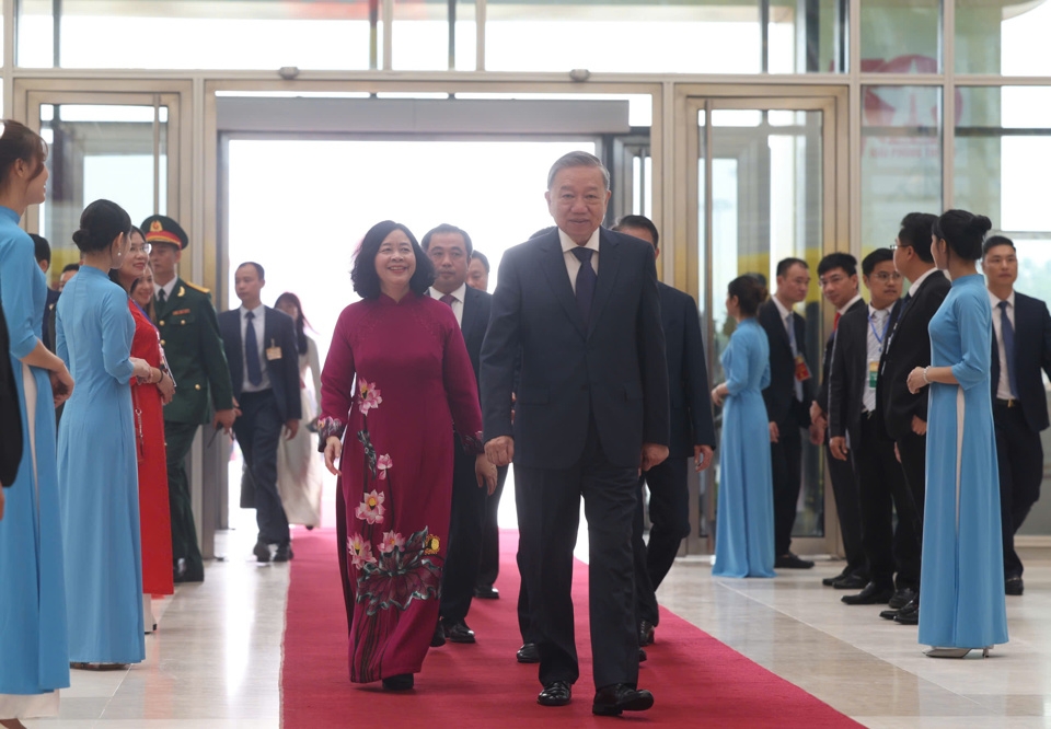 Tổng Bí thư, Chủ tịch nước Tô Lâm cùng các đồng chí lãnh đạo Đảng, Nhà nước, TP Hà Nội đến dự Lễ kỷ niệm.