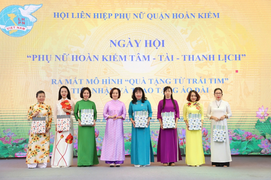 Nhiều hoạt động ý nghĩa tại Ngày hội phụ nữ Hoàn Kiếm “Tâm - Tài - Thanh lịch” 2024