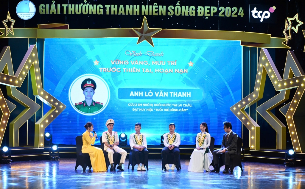 Trưởng thôn Kho Vàng, cầu thủ Tiến Linh được vinh danh “Thanh niên sống đẹp” năm 2024