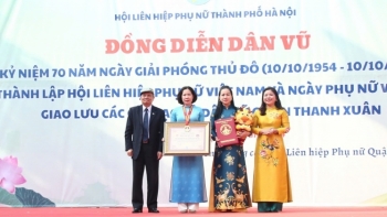 Hơn 70.000 phụ nữ Thủ đô đồng diễn dân vũ với áo dài lập kỷ lục Việt Nam