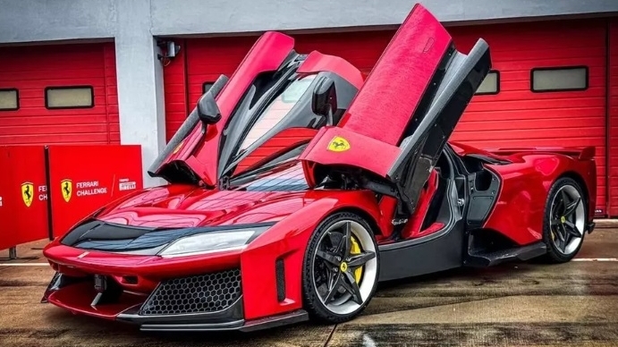 Ferrari F80: siêu xe hybrid có giá gần 100 tỷ đồng ra mắt