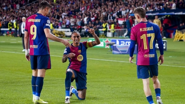 Barcelona 4-1 Bayern Munich: Raphinha lập hat-trick, Barca sẵn sàng cho El Clasico