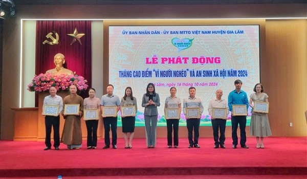 Tô thắm nghĩa cử cao đẹp