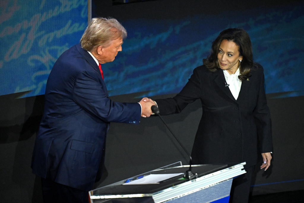 Bầu cử Tổng thống Mỹ 2024: cuộc chạy đua sít sao giữa Donald Trump và Kamala Harris