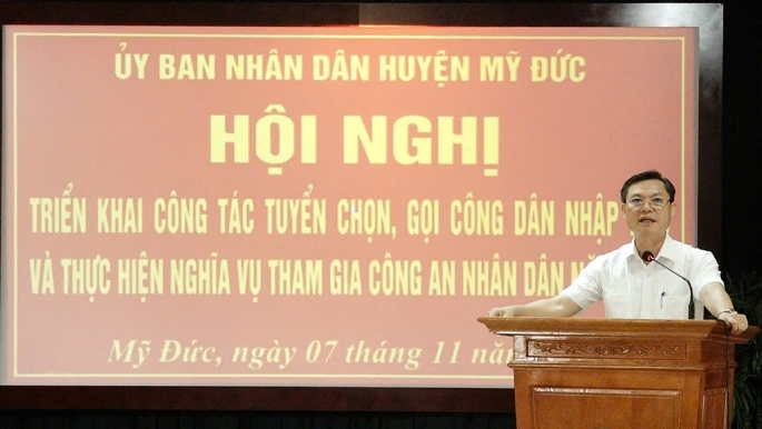 Phó Chủ tịch Thường trực UBND huyện Mỹ Đức Đặng Văn Cảnh phát biểu tại Hội nghị. Ảnh: V.B