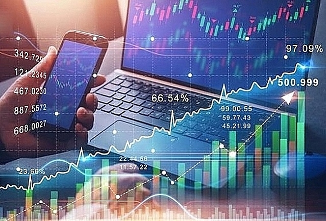 VN-Index lùi sát đáy 1240 điểm. Ảnh: Int