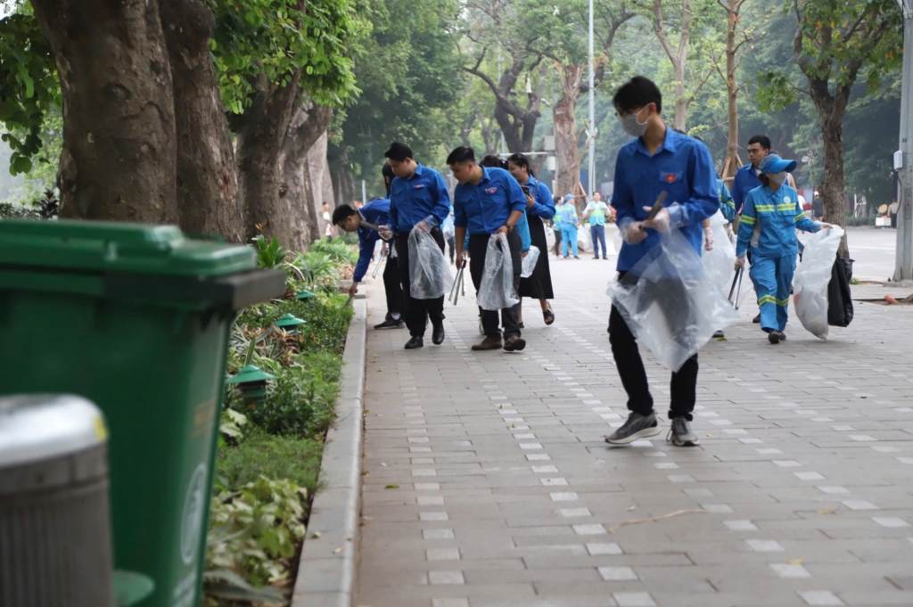 Hoàn Kiếm: kết quả bước đầu trong thu gom, phân loại chất thải rắn sinh hoạt tại nguồn