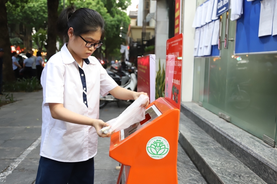 Hoàn Kiếm: kết quả bước đầu trong thu gom, phân loại chất thải rắn sinh hoạt tại nguồn