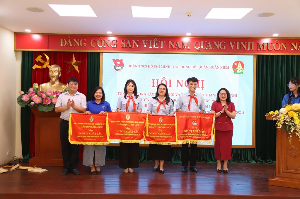 Hoàn Kiếm: Hội nghị Tổng kết công tác Đoàn, Đội và phong trào thanh thiếu nhi khối trường năm học 2023-2024