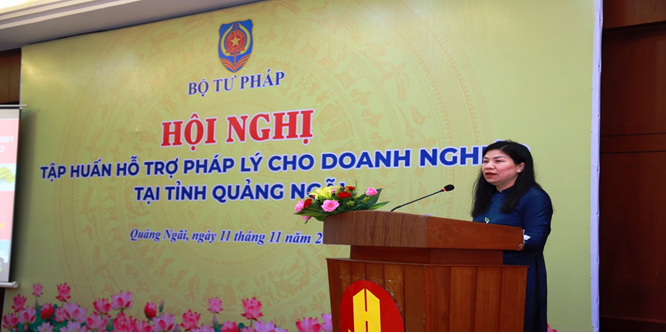 Phó Cục trưởng Cục Phổ biến giáo dục pháp luật Tô Thị Thu Hà phát biểu tại hội nghị