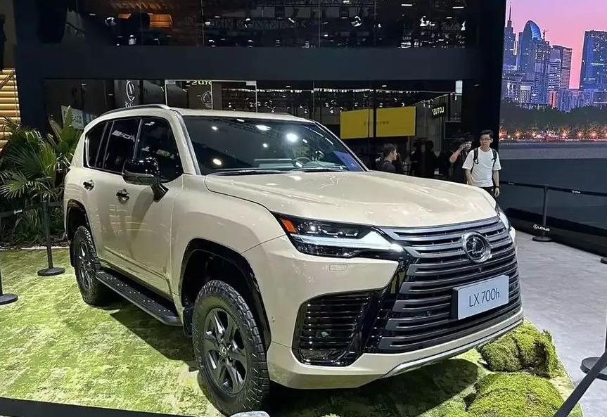 Lexus LX 700h 2025 - SUV hybrid cao cấp chính thức "trình làng"