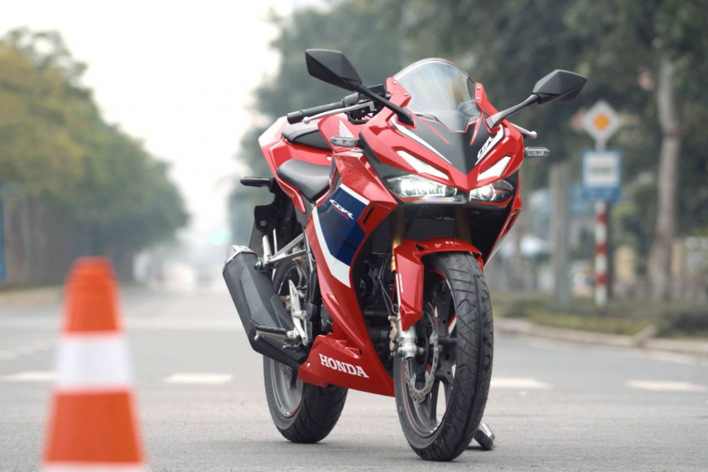 Cập nhật bảng giá xe máy Honda CBR150R tháng 11/2024