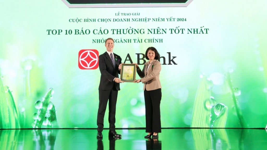 SeABank dẫn đầu Top 10 doanh nghiệp Quản trị công ty tốt nhất (Midcap)  tại VLCA 2024