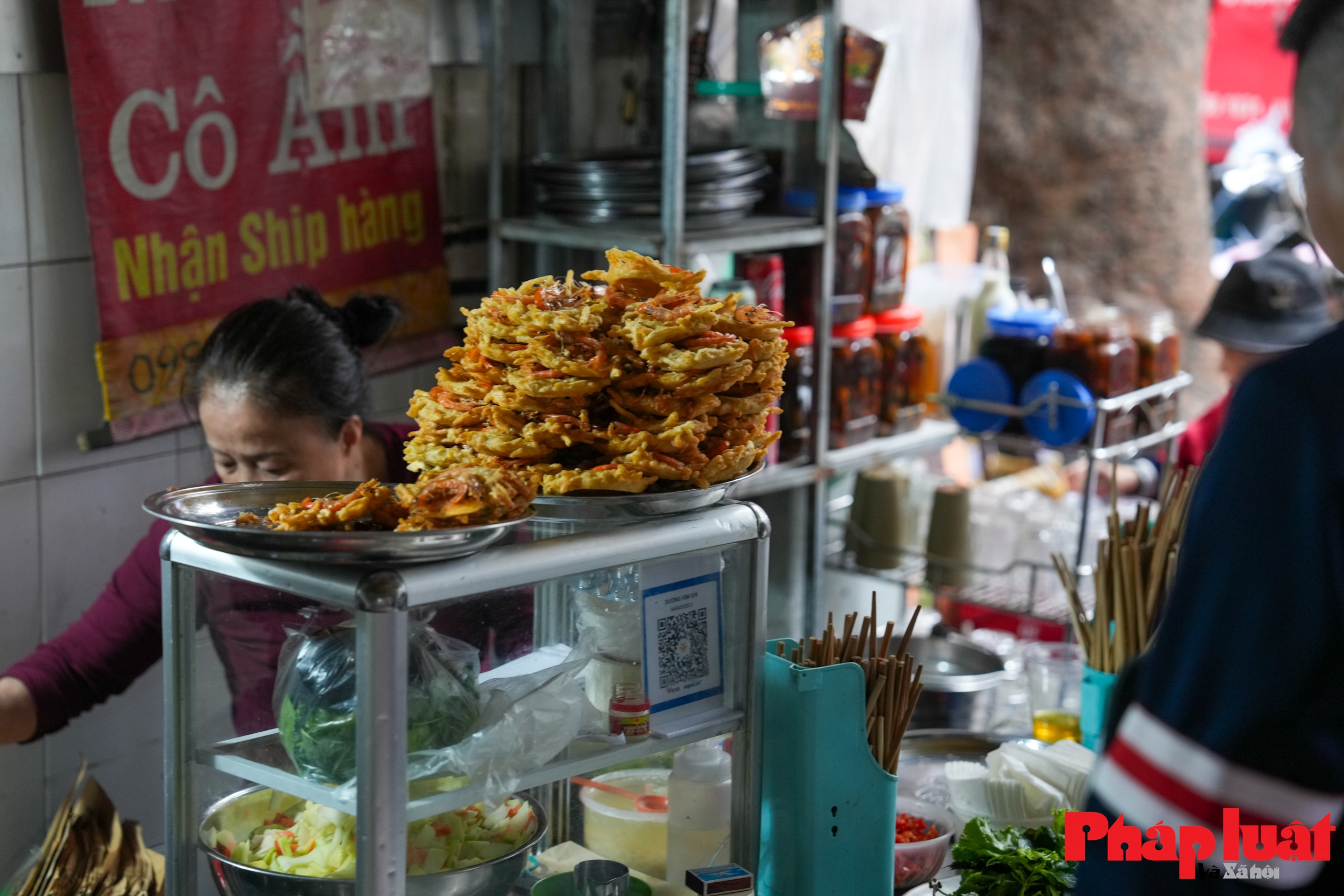 Cầm 100 nghìn khám phá “Food Tour” Hà Nội tại con ngõ nhỏ giữa phố cổ