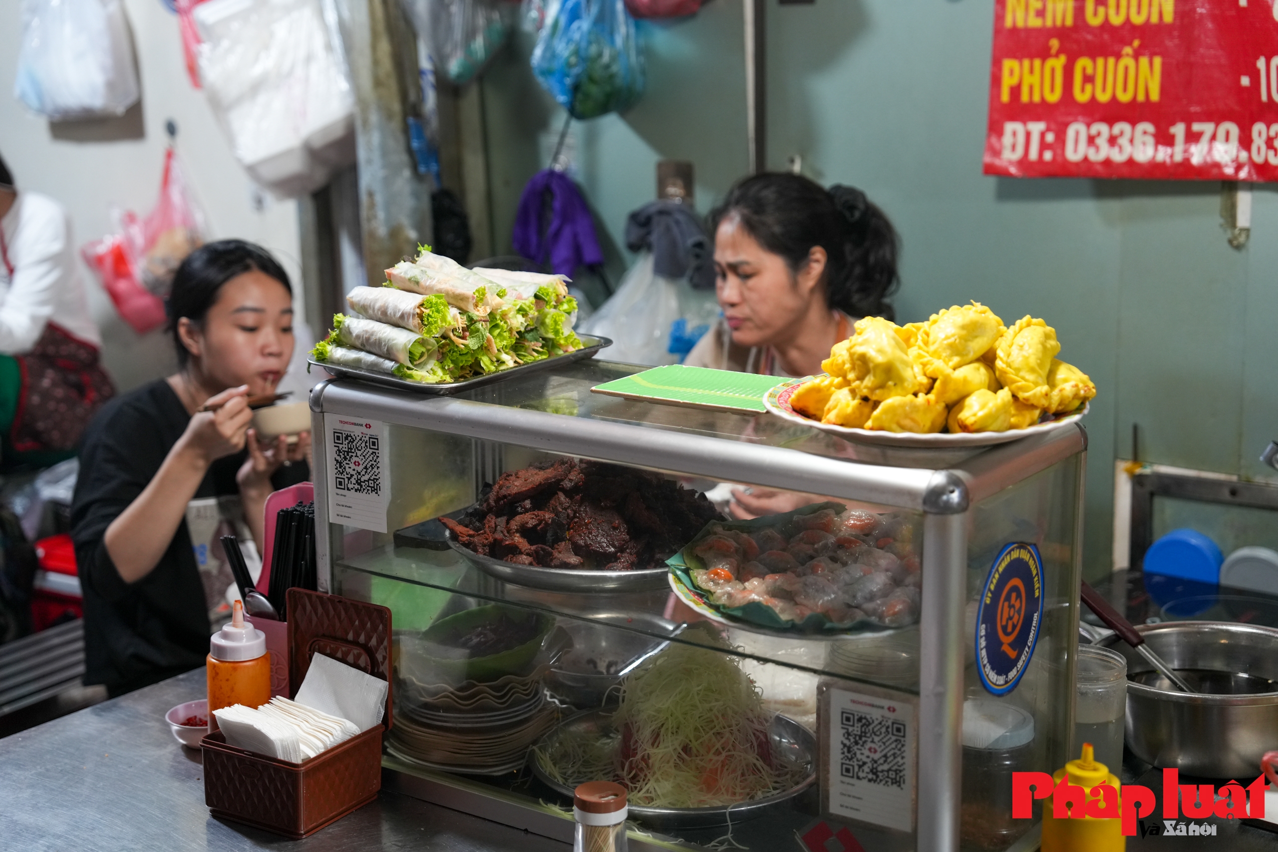 Cầm 100 nghìn khám phá “Food Tour” Hà Nội tại con ngõ nhỏ giữa phố cổ