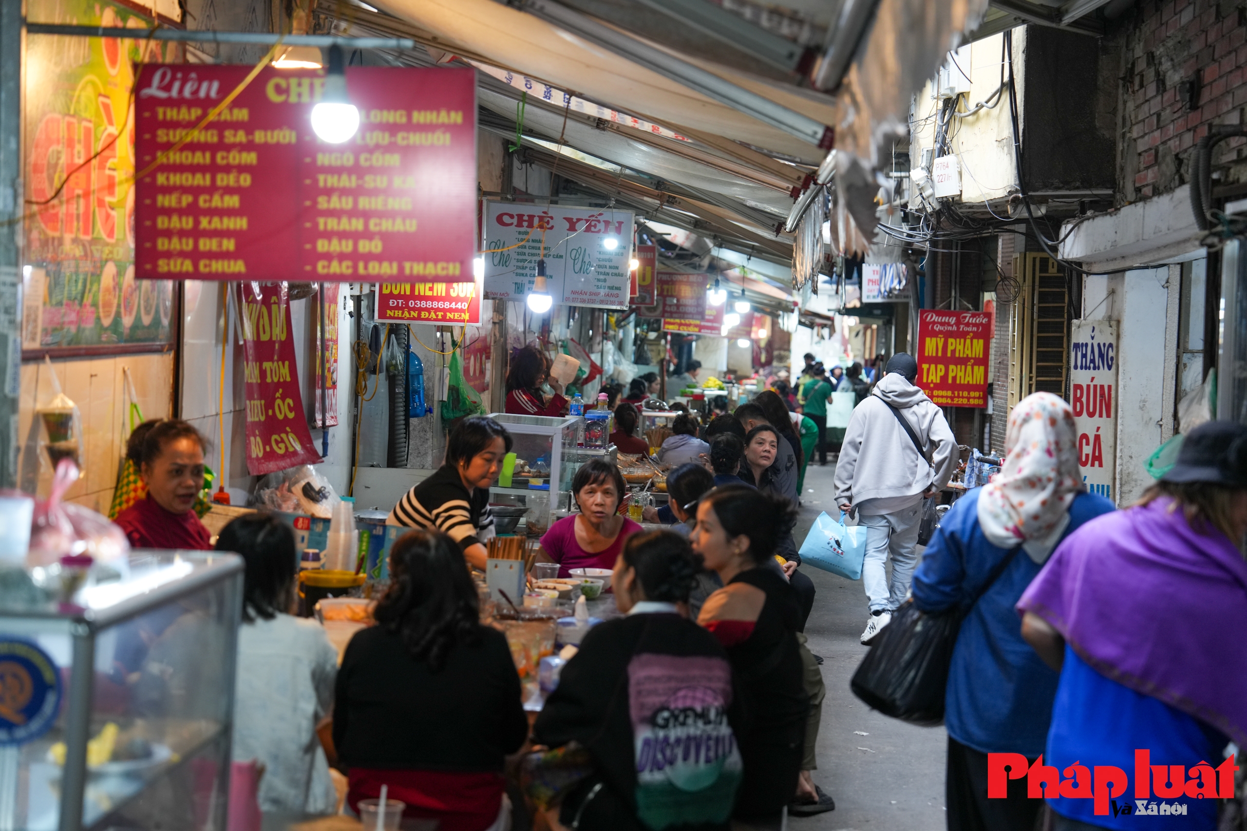 Cầm 100 nghìn khám phá “Food Tour” Hà Nội tại con ngõ nhỏ giữa phố cổ