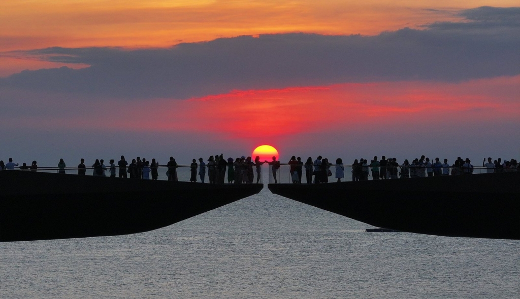 Kiss Bridge - Photo_ Sun Group