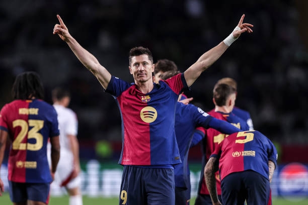 Robert Lewandowski thiết lập cột mốc khủng tại Champions League