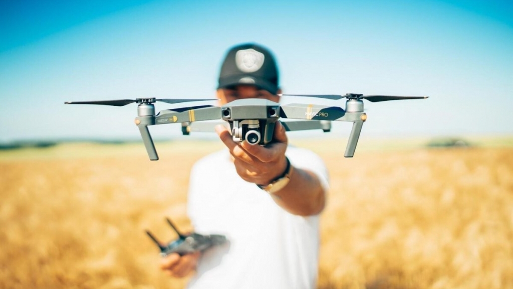 Người đủ 18 tuổi mới được sử dụng drone, flycam tại Việt Nam