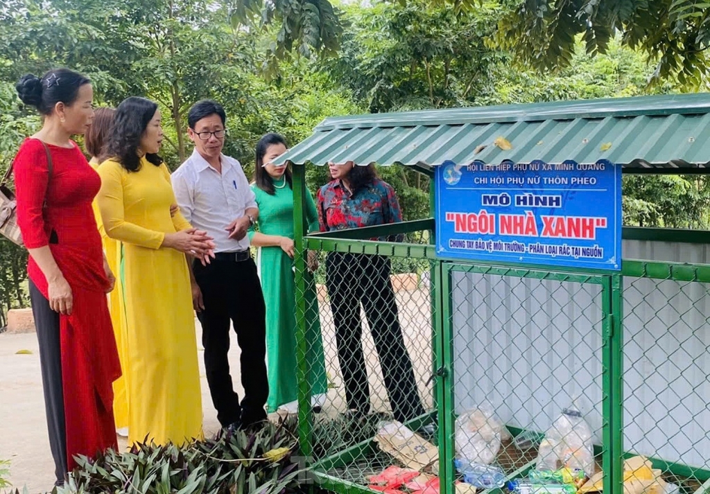 Hội Liên hiệp phụ nữ xã Minh Quang, huyện Ba Vì, Hà Nội xây dựng mô đình Ngôi nhà xanh. Ảnh: T.P