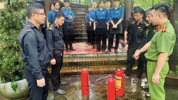 Công an quận Tây Hồ "đi từng ngõ, gõ từng nhà" tuyên truyền phòng cháy, chữa cháy