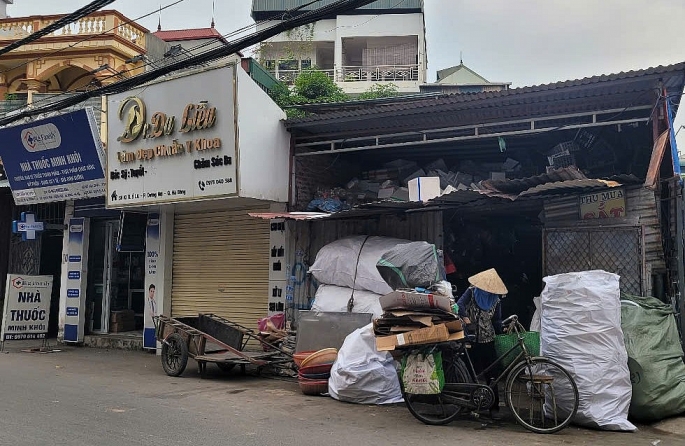 Cơ sở thu mua phế liệu ở Hà Nội - nguy cơ cháy nổ khôn lường