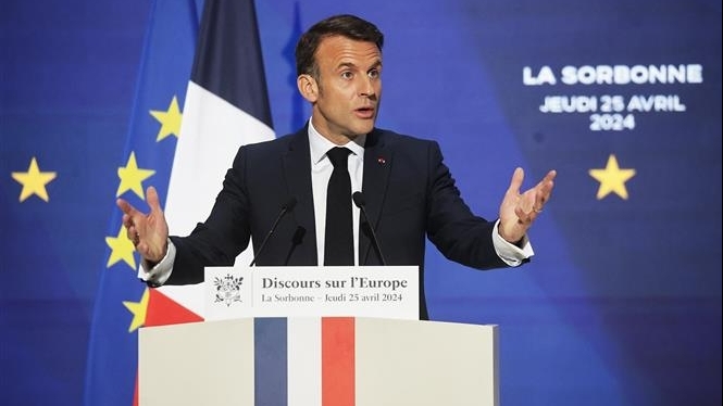 Tổng thống Macron bác bỏ lời kêu gọi từ chức, cam kết bổ nhiệm thủ tướng mới