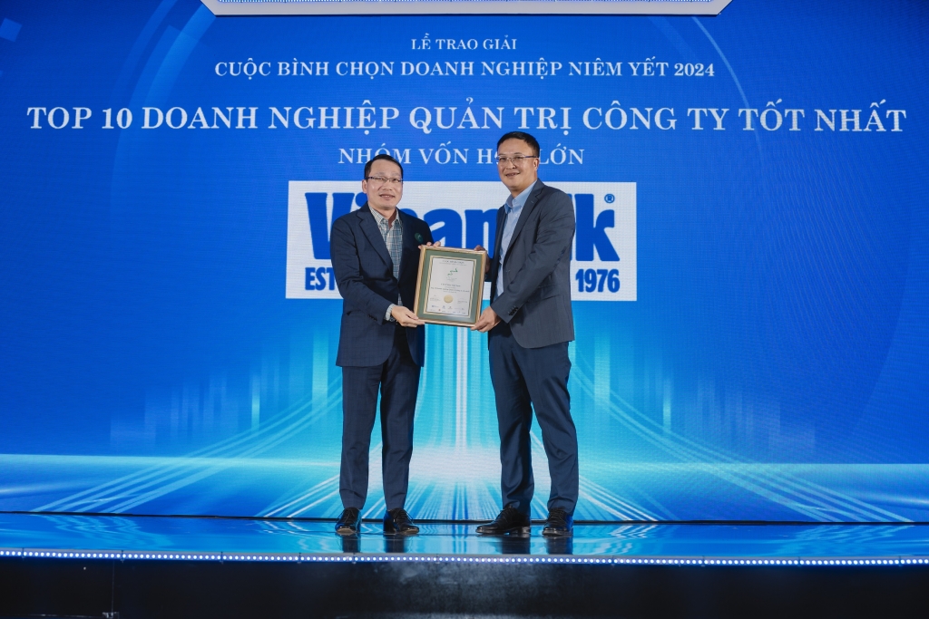 Vinamilk thuộc Top 10 doanh nghiệp quản trị công ty tốt nhất 2024 và là đơn vị duy nhất được đánh giá Quản trị vượt trên tuân thủ