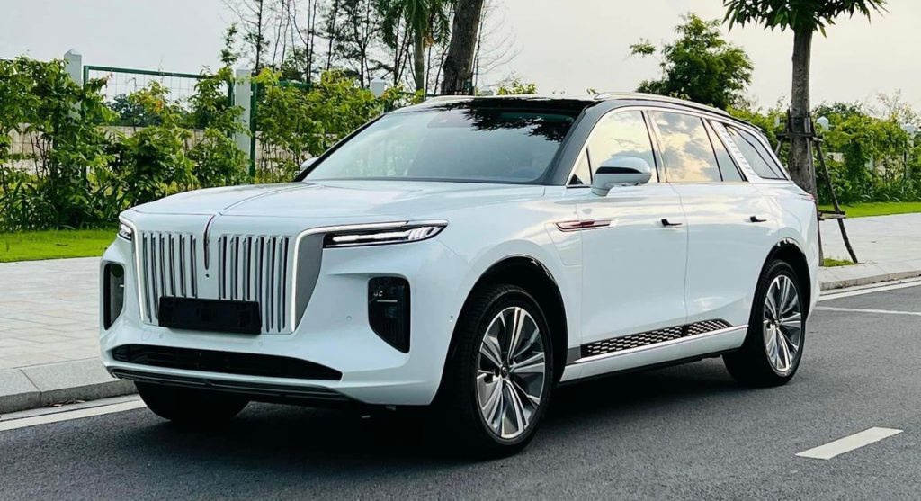 Cập nhật bảng giá xe ô tô hãng Hongqi tháng 12/2024