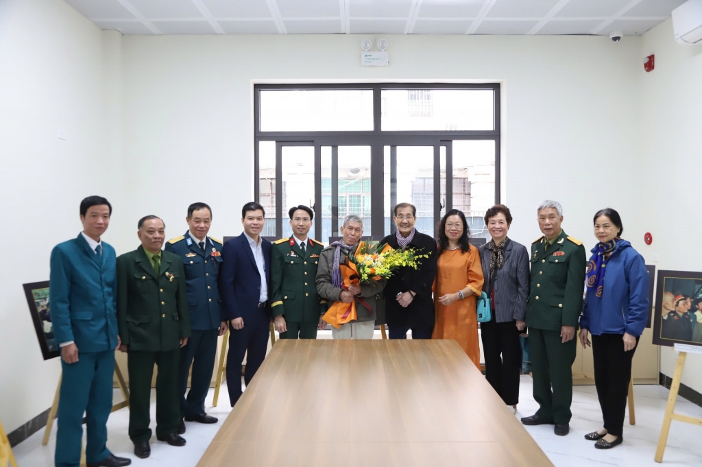 Phường Hàng Trống (quận Hoàn Kiếm): Ngày hội Quốc phòng toàn dân và Triển lãm ảnh Đại tướng Võ Nguyên Giáp