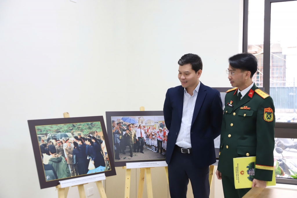 Phường Hàng Trống (quận Hoàn Kiếm): Ngày hội Quốc phòng toàn dân và Triển lãm ảnh Đại tướng Võ Nguyên Giáp