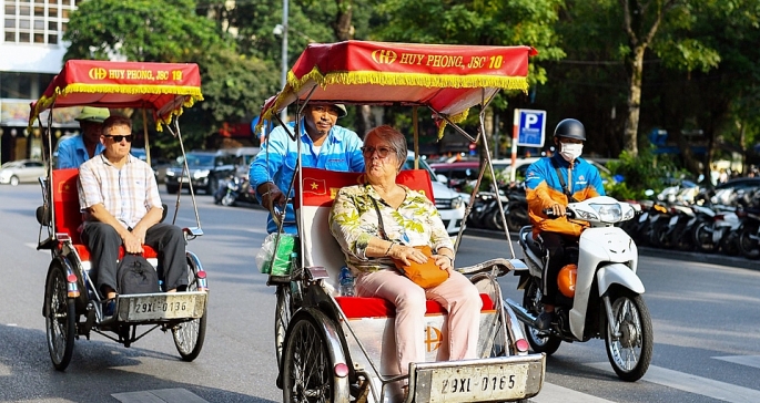 Phát triển du lịch trở thành ngành kinh tế mũi nhọn